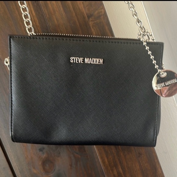 Steve Madden Handbags - Steve Madden Black Crossbody Bag Minimalist Design